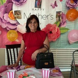 Meet your Posher, Charito